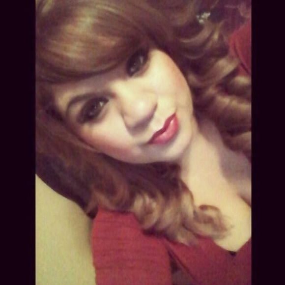 Meet your Posher, Gabriella - Picture 1 of 1